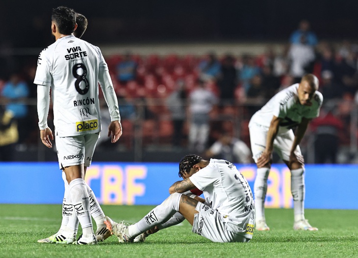 Fan xúc động bởi lời nhắn nhủ của con trai Neymar lúc cha khó khăn - Ảnh 1.