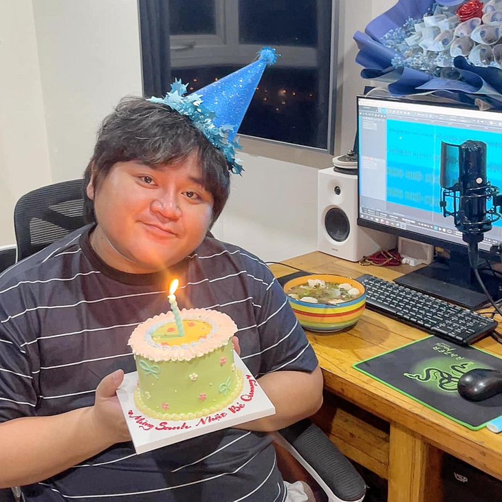 Nam ca sĩ bị điếc tai phải vĩnh viễn nhưng quyết không bỏ nghề - Ảnh 3.