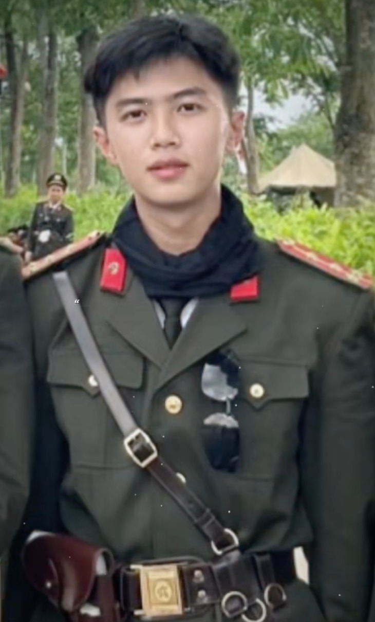 Loạt quân nhân 'sai đẹp chiêu' được vạn người yêu tại A80 - Ảnh 3.