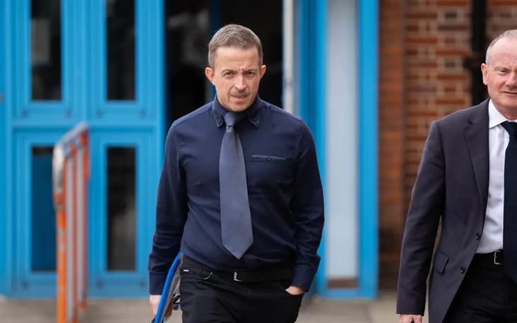 Nơi có quán bar kiểu 'nhà tù', khách đến mặc áo phạm nhân như thật - Ảnh 3.