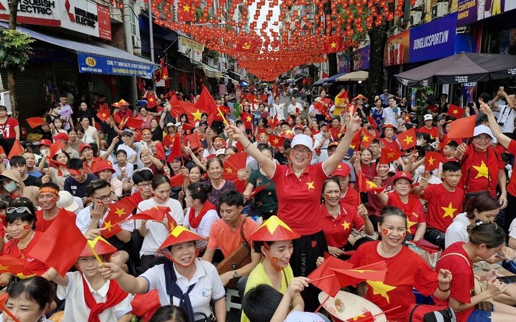 Chú chó xăm trổ kín lưng khiến dân tình 'nổi sóng' tranh luận - Ảnh 3.