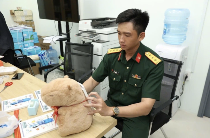 Thượng úy Lê Hoàng Hiệp ra sao sau 4 tháng 'bỗng dưng nổi tiếng'? - Ảnh 2.