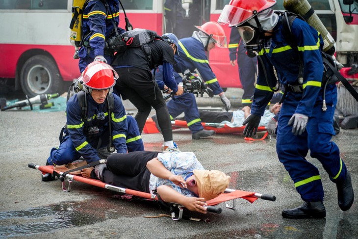 Ngô Kiến Huy, MONO vượt ám ảnh cháy nổ, đối mặt ngọn lửa sinh tử - Ảnh 4.