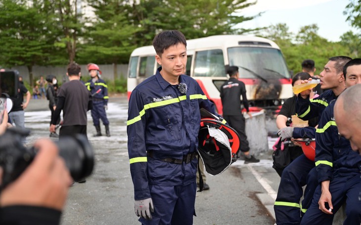 Nhiều nghệ sĩ Việt cầu cứu vì bị AI giả mạo, ghép mặt quảng cáo cờ bạc - Ảnh 2.