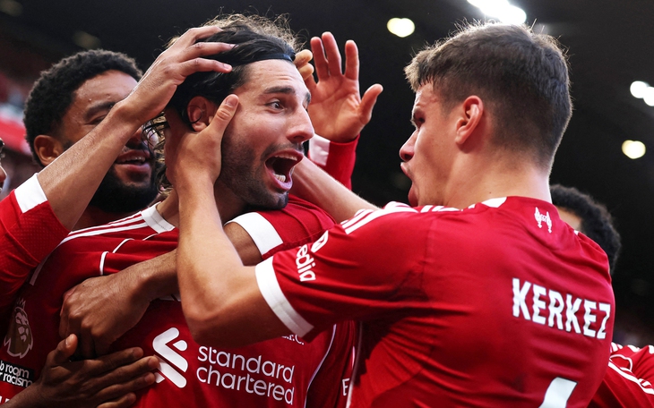 Hai thủ môn bị đuổi sớm, hậu vệ bắt gôn cứu Portimonense - Ảnh 3.