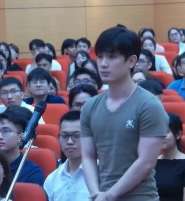 5 bác sĩ được netizen xin 'in-tư' nhất sau màn chọn ngành y - Ảnh 1.