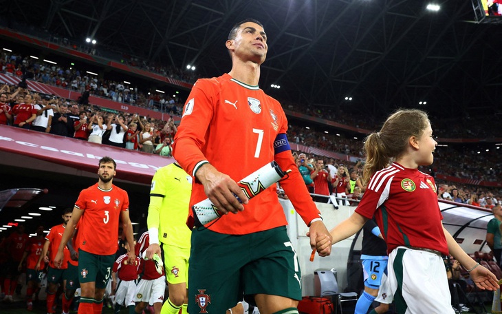 Cầu thủ Anh bị treo giò 5 tháng vì cá cược 2.248 lần - Ảnh 4.