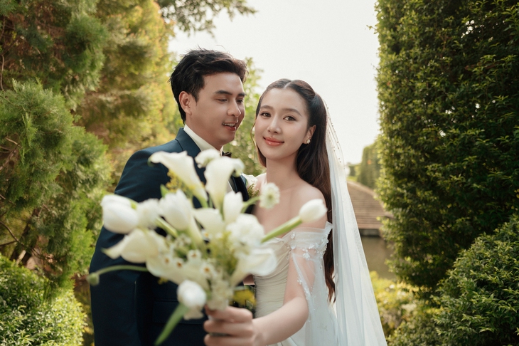 'Khách mời' đặc biệt trong ảnh cưới của Hồ Quang Hiếu và Tuệ Như - Ảnh 4.