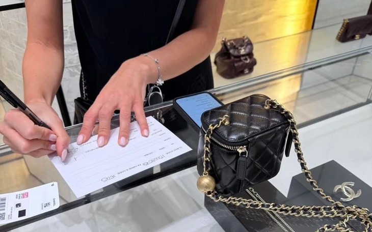 'Tổng tài' trong vụ đánh người ở quán cà phê... quay xe xin lỗi - Ảnh 4.