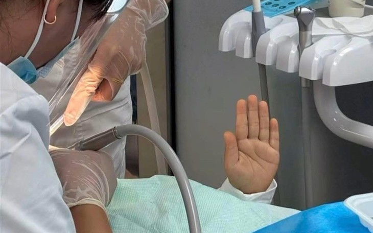 'Tổng tài' trong vụ đánh người ở quán cà phê... quay xe xin lỗi - Ảnh 2.