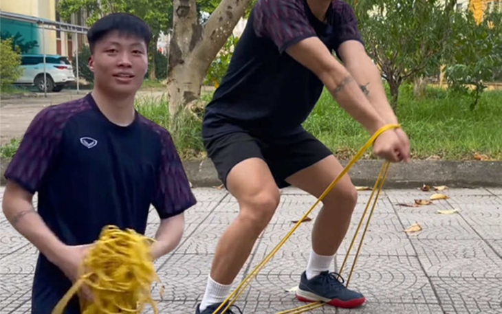 Lewis Hamilton bán hết bộ sưu tập siêu xe để tập trung vào nghệ thuật - Ảnh 5.