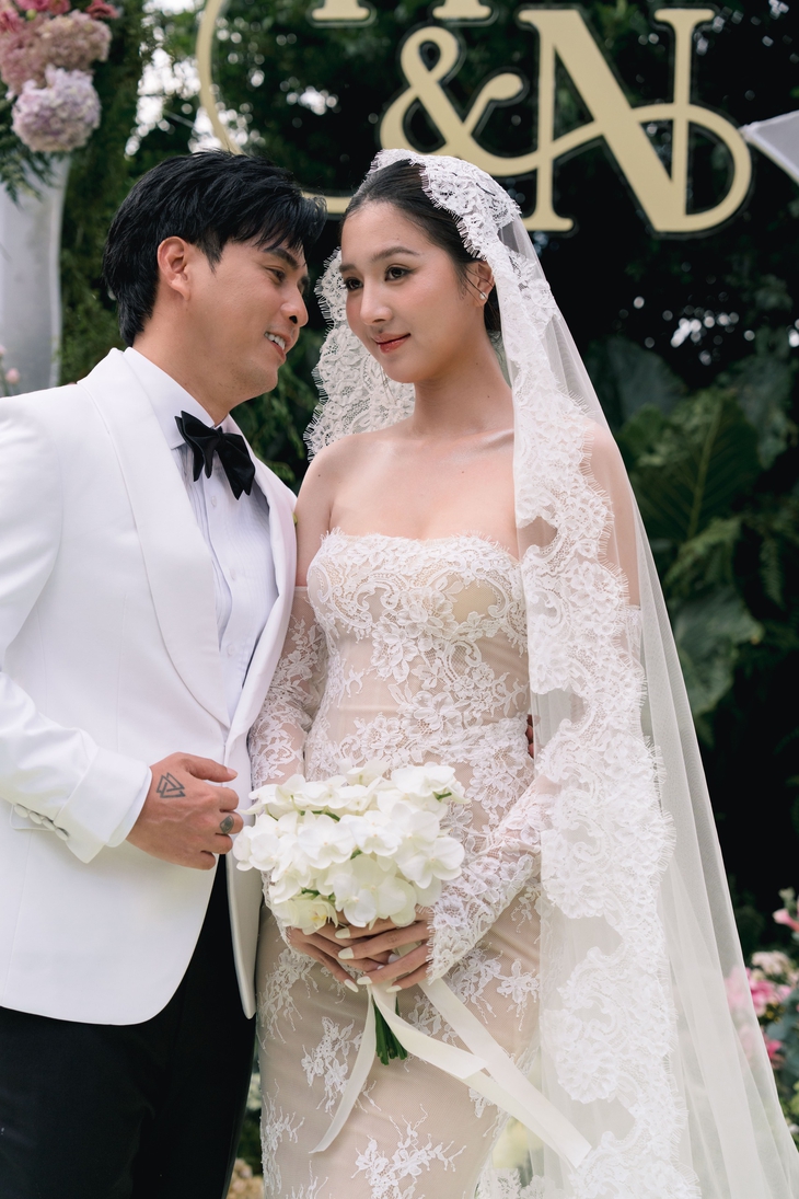 Đám cưới lãng mạn của Hồ Quang Hiếu - Tuệ Như, con trai 8 tháng tuổi nhận vai trò đặc biệt - Ảnh 1.