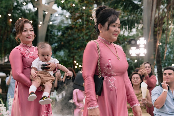 Đám cưới lãng mạn của Hồ Quang Hiếu - Tuệ Như, con trai 8 tháng tuổi nhận vai trò đặc biệt - Ảnh 6.