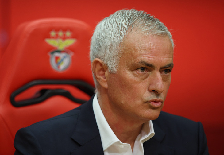 Jose Mourinho hứa sẽ ‘bớt ích kỷ’ khi trở lại Benfica - Ảnh 1.