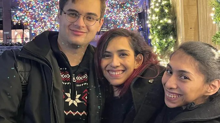 Cặp song sinh dính liền lần đầu chia sẻ cuộc sống sau hôn nhân - Ảnh 1.