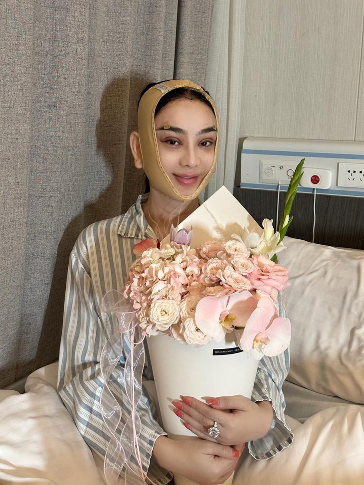 Lâm Khánh Chi thẩm mỹ lần 10, chi 600 triệu sang Trung Quốc căng cổ thiên nga - Ảnh 1.