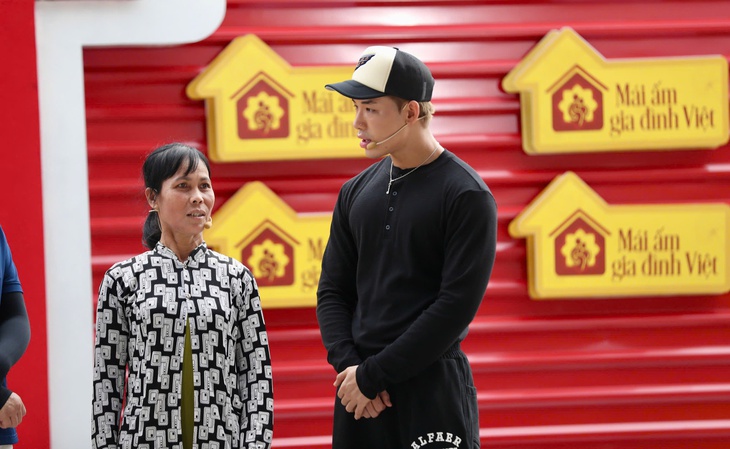 'Mái ấm gia đình Việt' ghi hình tại An Giang: nhiều nghệ sĩ bật khóc - Ảnh 3.