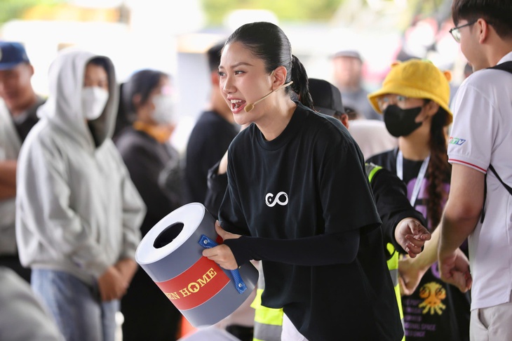 'Mái ấm gia đình Việt' ghi hình tại An Giang: nhiều nghệ sĩ bật khóc - Ảnh 4.