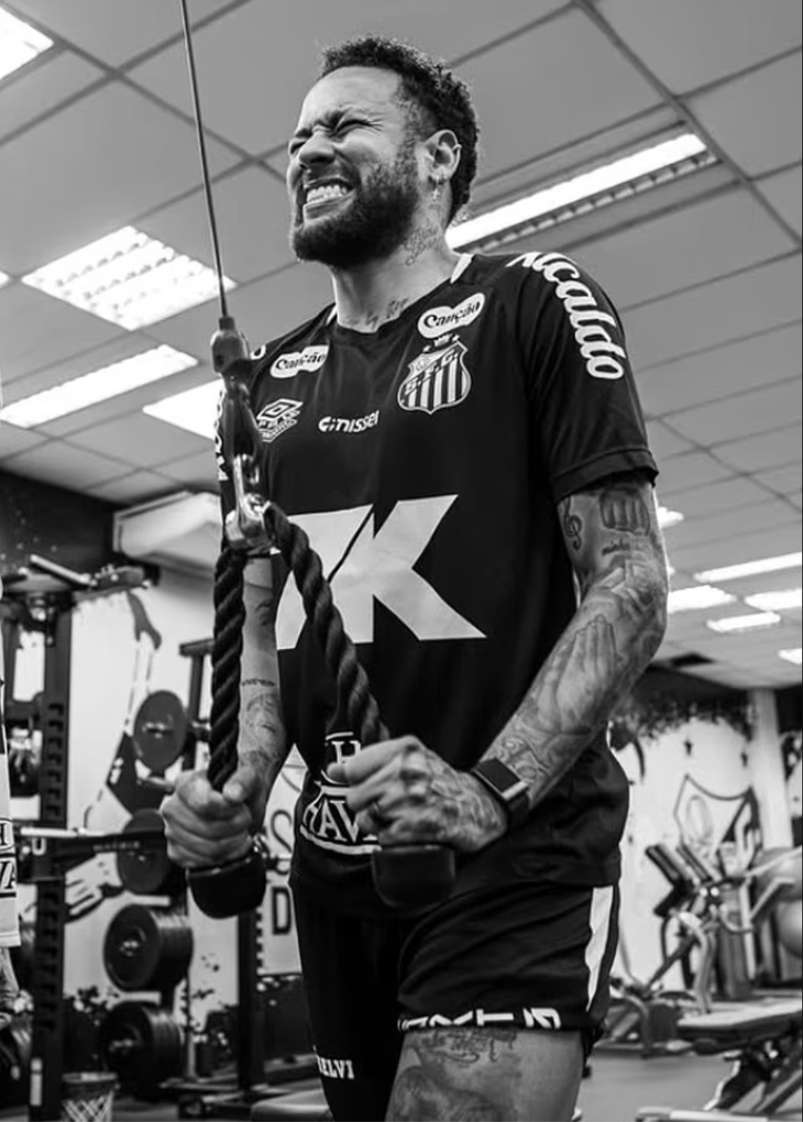 Neymar khởi kiện vì bị tố nghiện rượu và cày game thâu đêm - Ảnh 1.