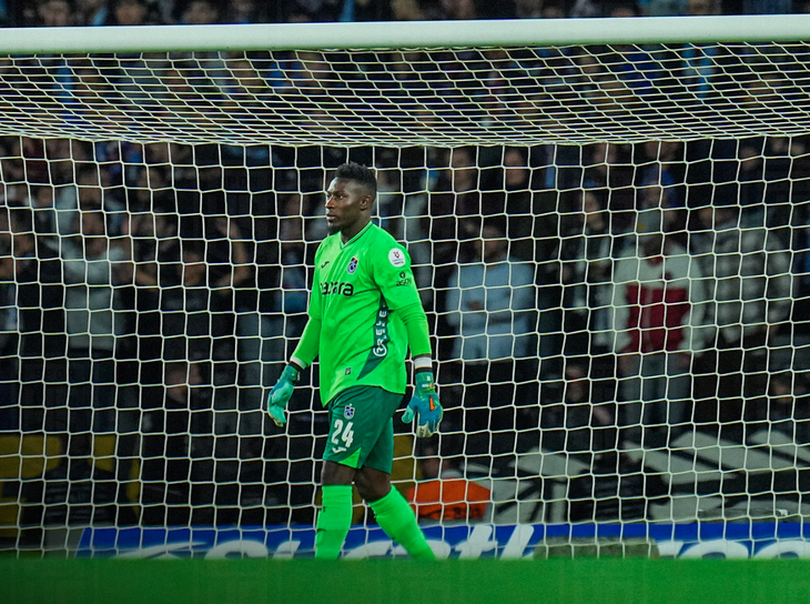 Sao trẻ bị lãng quên của Chelsea chọc thủng lưới Onana 2 lần trong 1 phút - Ảnh 1.