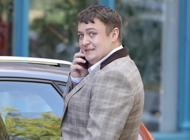 Hành khách đòi cưới tiếp viên khiến máy bay phải quay đầu - Ảnh 1.