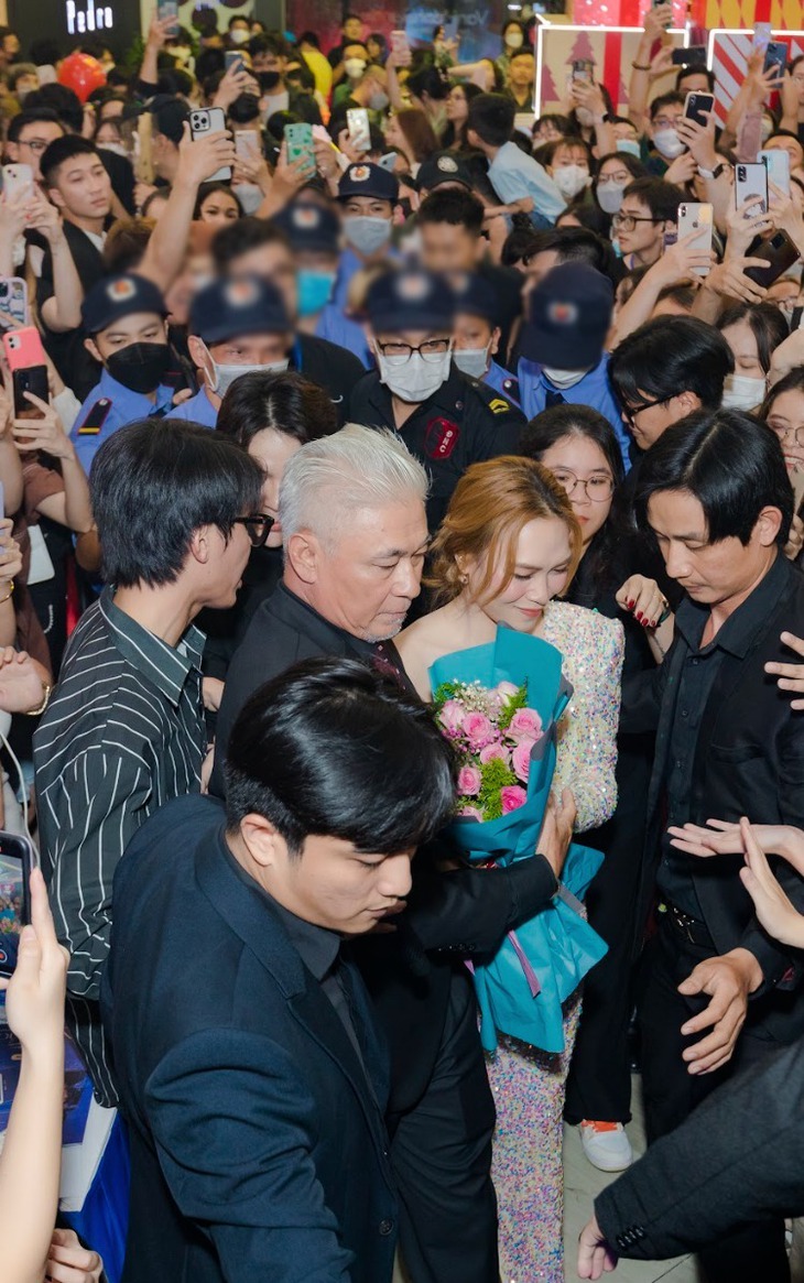 Vệ sĩ được Mỹ Tâm gọi bằng 'bố', làm chủ công ty 2.500 nhân viên  - Ảnh 4.