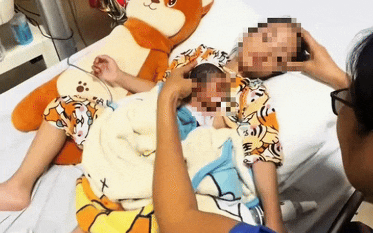 Hi hữu màn đi nhầm xe máy về nhà của hai chị gái mặc áo chấm bi - Ảnh 4.