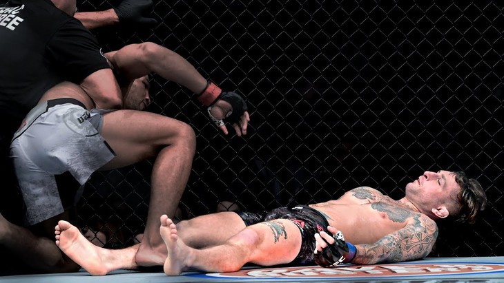 Võ đài đỉnh cao hay đấu trường Trung cổ? - Ảnh 2.