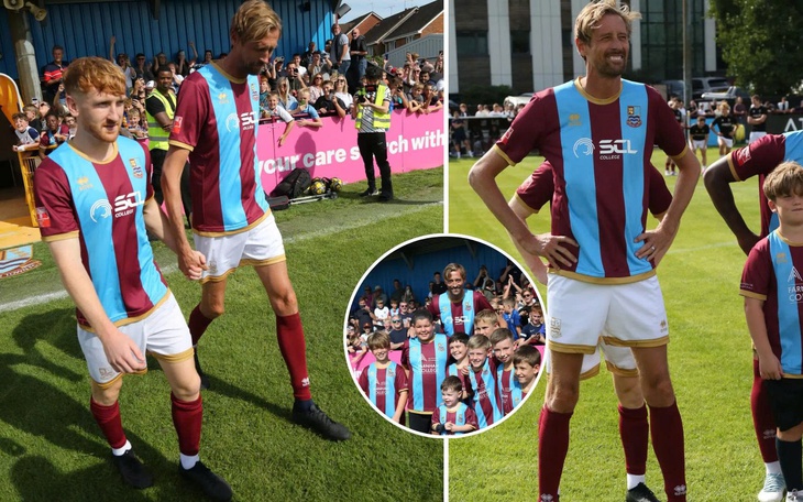 Cristiano Ronaldo gây tranh cãi vì đẩy fan xin selfie - Ảnh 2.