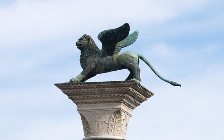 Sao người lớn bị cấm cửa vì đòi 'ngủ với 2.000 đàn ông trong 24 giờ' - Ảnh 5.