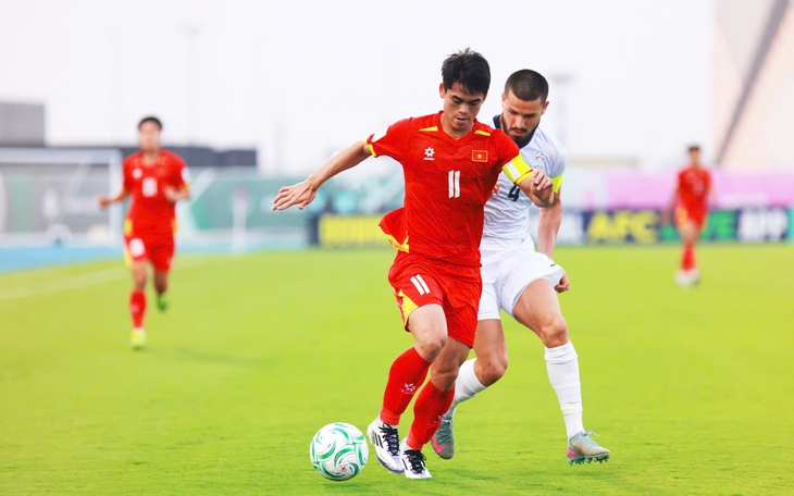 Trọng tài mất việc tại AFCON 2025 vì... đôi giày - Ảnh 3.