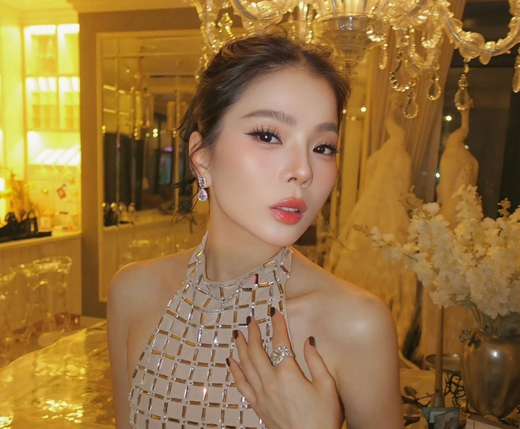 Cô gái hát lót cát sê 60 nghìn đến danh xưng 'nữ hoàng phòng trà'   - Ảnh 2.