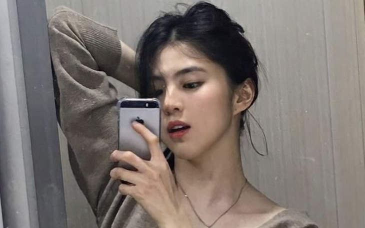 Cặp đôi Tây xăm hình chú vịt đội nón lá sau khi du lịch Việt Nam - Ảnh 4.