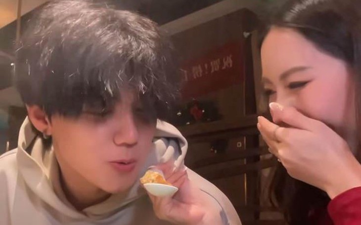 Bỏ nghề kỹ sư, chàng trai bán mì tôm kiếm sống - Ảnh 5.