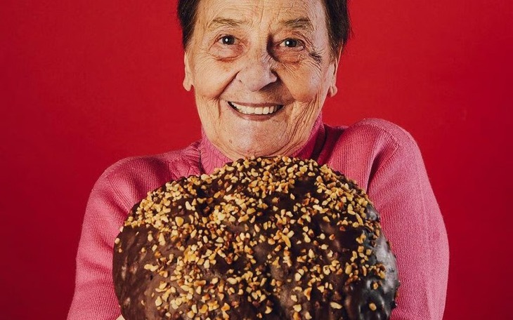 Dân mạng thắc mắc vì sao máy xúc to đùng 'leo' được tầng cao? - Ảnh 4.