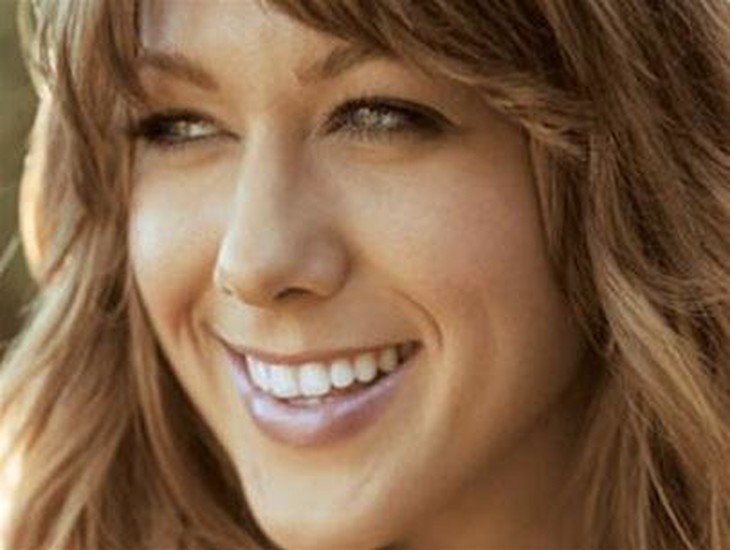 Colbie Caillat: ca sĩ online thành công ngoài thế giới ảo