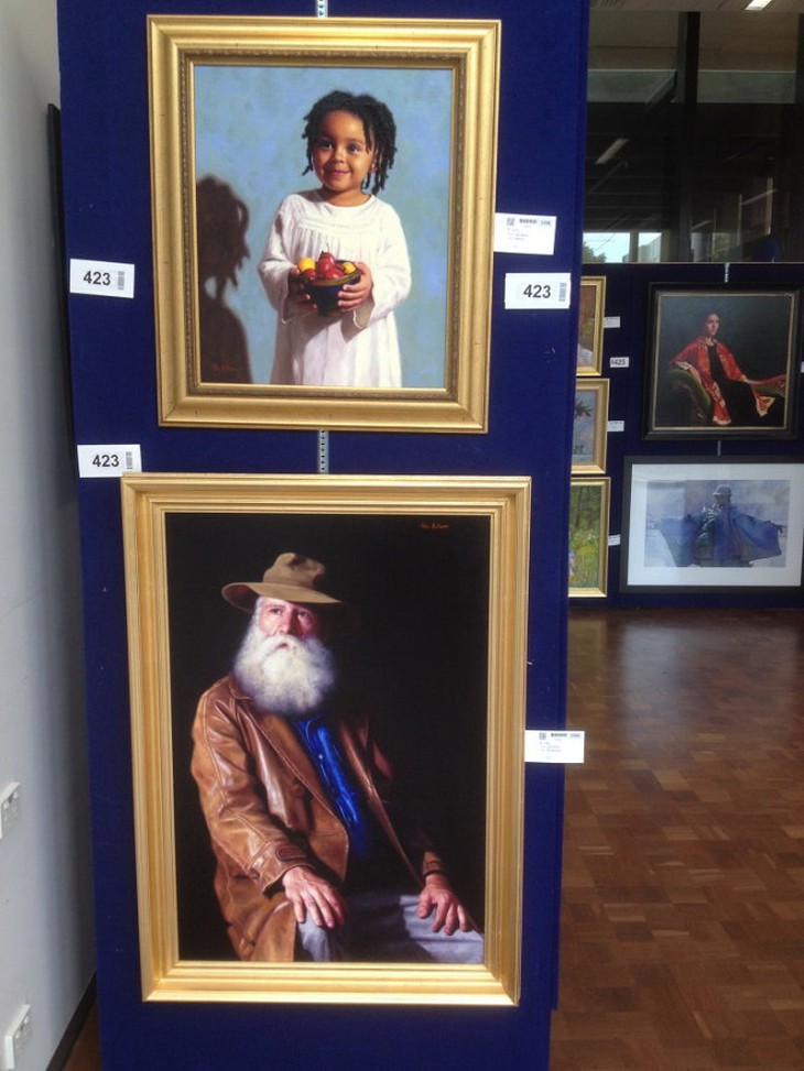 Vicki Sullivan, Ánh sáng chói lọi (bức trên) giá $3.500 và Thi sĩ của rừng rậm (bức dưới) giá $9.500, sơn dầu -Đ.T.