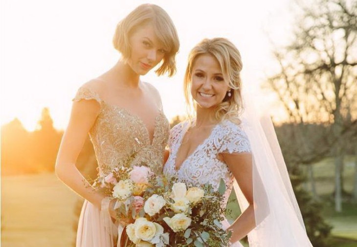 Ngắm trang phục phụ dâu của các sao Taylor Swift, Paris Hilton...