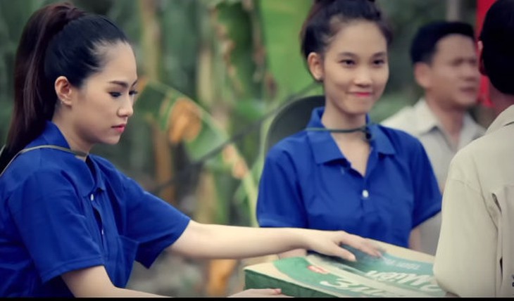 Xem clip nhạc về người dân vùng lũ của&nbsp;Lương Bích Hữu