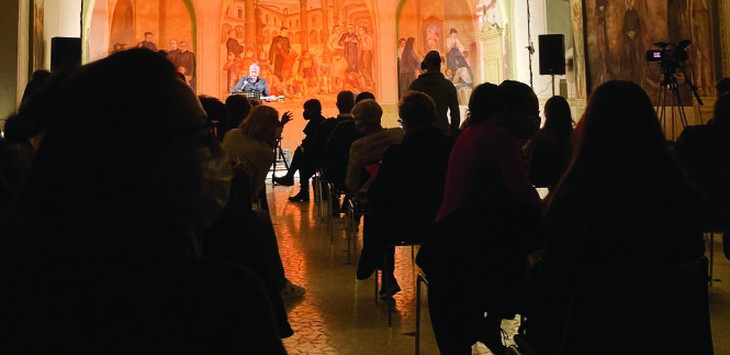 Buổi đọc cuốn 