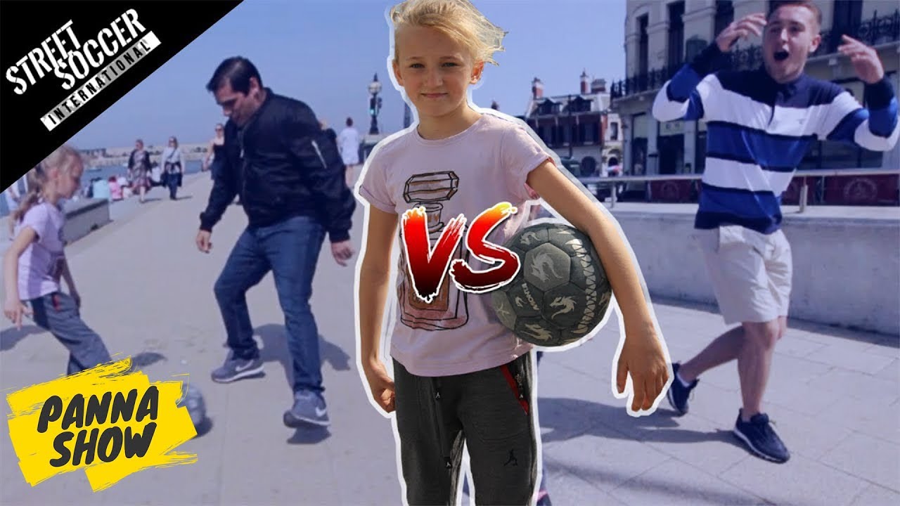 Cô bé Anna là một cao thủ trong làng tâng bóng nghệ thuật