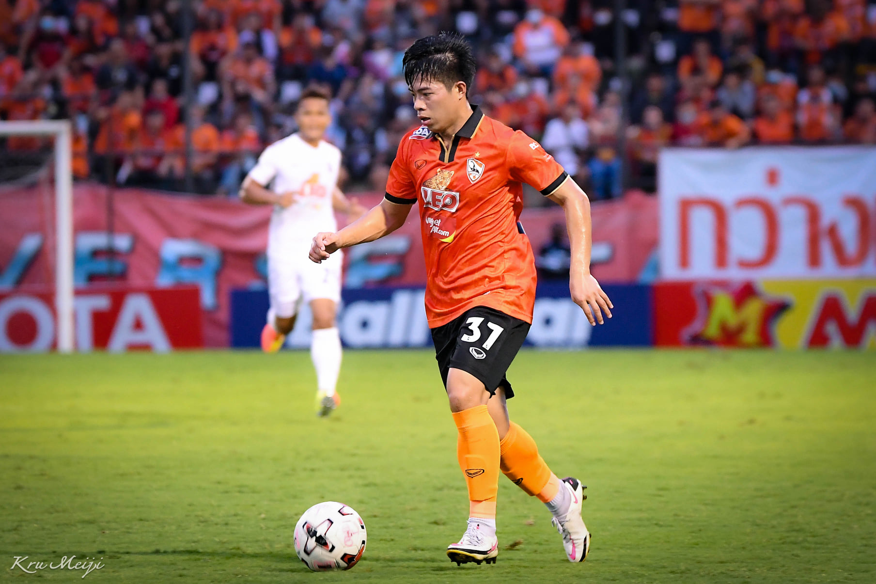 Ekanit Panya sinh năm 1999, được mệnh danh là “tiểu Messi