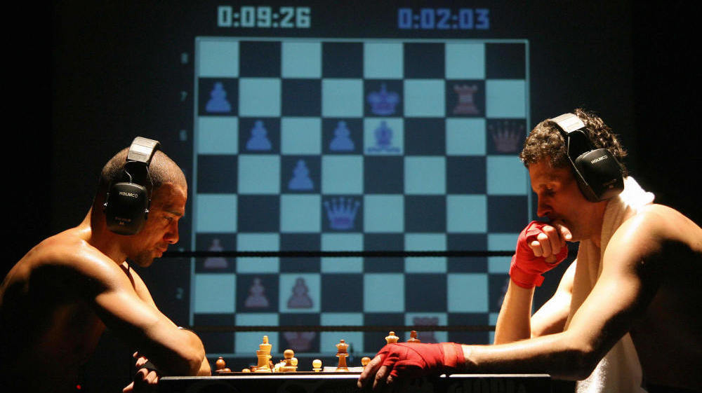 Một trận đấu Cờ quyền anh được tổ chức tại Amsterdam (Hà Lan). Ảnh: AFP.