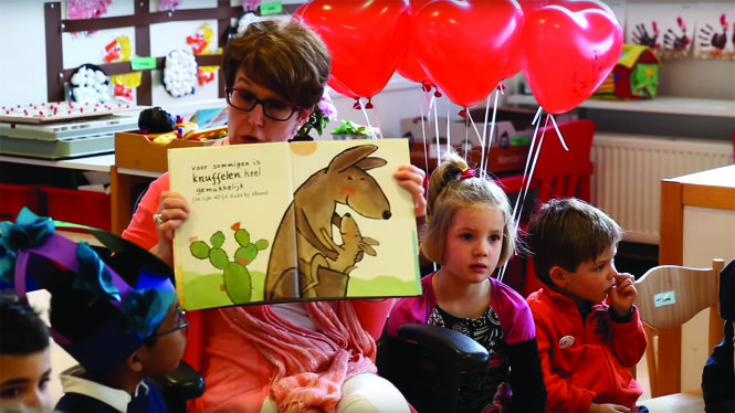 Trẻ em tại Trường mầm non St. Jan de Doper được giáo dục giới tính rất sớm.-Ảnh: pbs.org