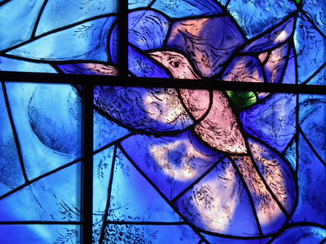 Hình ảnh chim bồ câu trên tác phẩm 