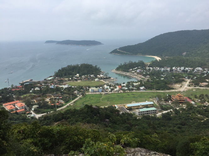 Cù Lao Chàm hiện nay đã quá tải bởi du khách và cư dân địa phương khiến nguồn nước tại chỗ không đủ nhu cầu hằng ngày. Ảnh: B.D.