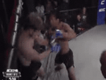 Lao vào đối thủ như 'gấu đói', võ sĩ nhanh chóng thắng knock-out sau 30 giây