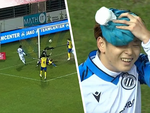 Pha ăn mừng 'mẻ trán' của cầu thủ Nhật Bản