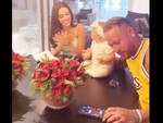 Hành động lén lút của Neymar trong tiệc sinh nhật con gái