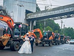 Độc lạ Thái Nguyên: Chú rể dẫn cả dàn máy xúc đi đón dâu